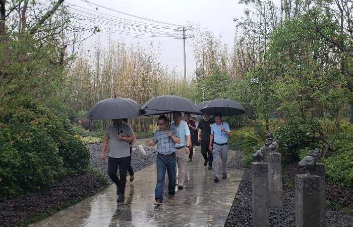 名邦地產(chǎn)”四盤(pán)”聯(lián)動(dòng) ——名邦地產(chǎn)集團(tuán)總經(jīng)理一行視察各待售項(xiàng)目現(xiàn)場(chǎng)
