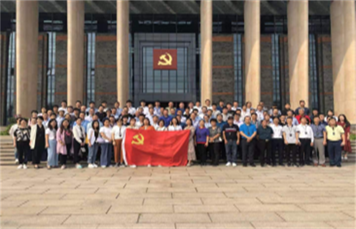 名邦地產(chǎn)阜南項目公司參加非公企業(yè) 新生代管理人員研修學習
