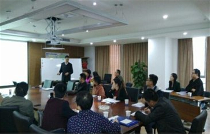 “從線上到線下，從自主學(xué)習(xí)到共同分享”——記集團(tuán)管理沙龍地產(chǎn)專場(chǎng)
