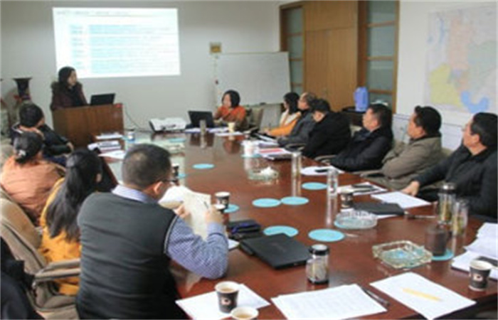 “回顧過去、展望未來”——記2013年度集團(tuán)管理人員述職會
