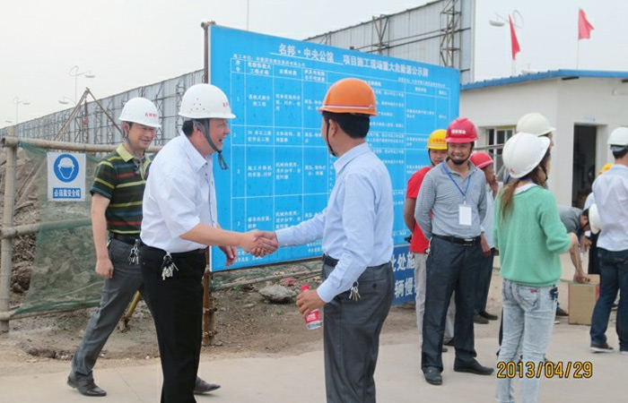 俱往矣，數(shù)霍山地產(chǎn)，還看名邦—記霍山縣政府領(lǐng)導(dǎo)蒞臨名邦?中央公館參觀交流
