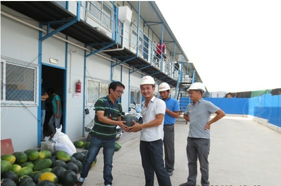 炎炎夏日流入的一股清涼——項目領導深入一線工地送清涼