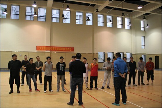 “揮灑汗水、點(diǎn)燃激情、釋放青春正能量”